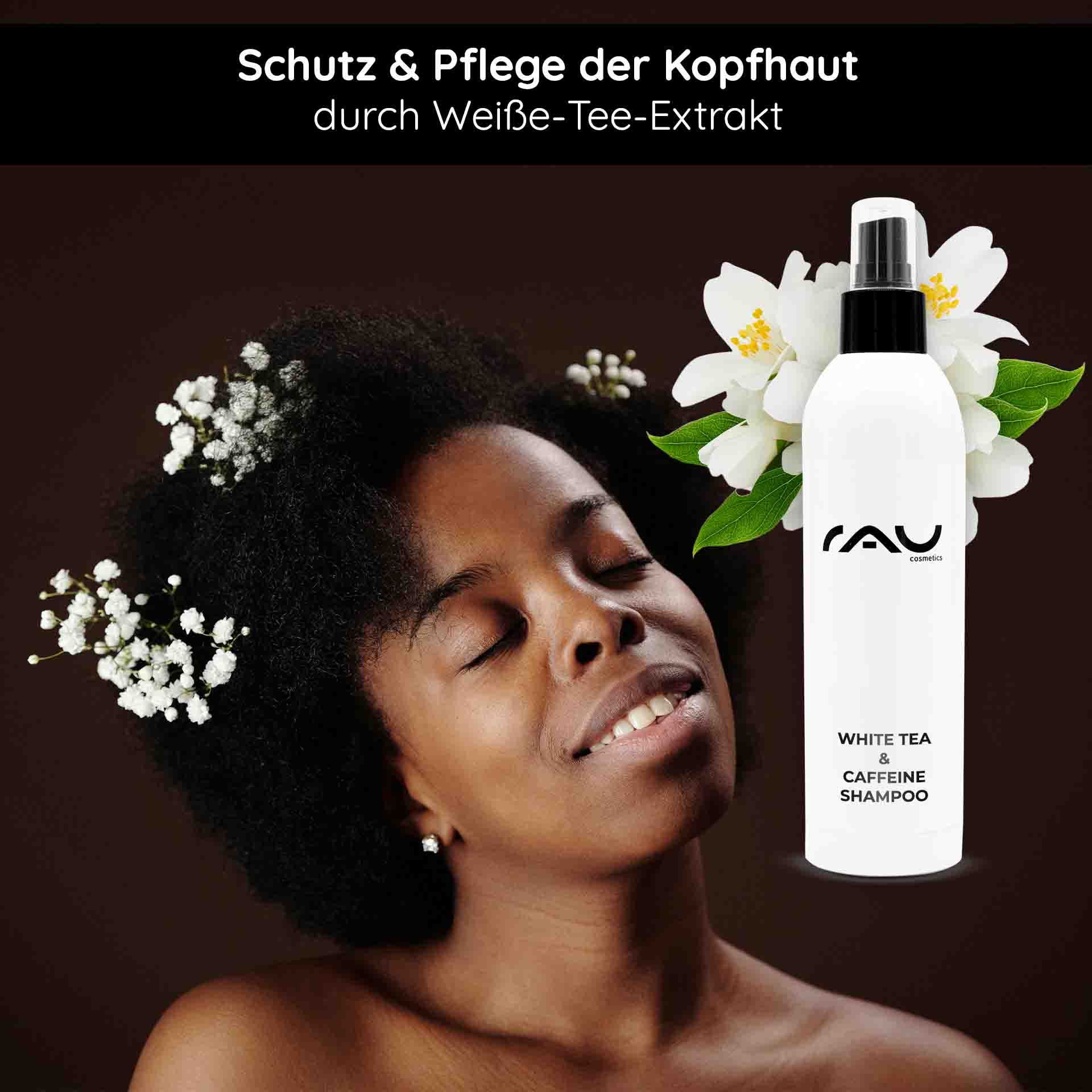 Shampooing Cheveux Thé Blanc & Caféine 250 ml Frau mit lockigem Haar und Blumen im Haar, präsentiert das RAU White Tea & Caffeine Shampoo, betont Schutz und Pflege durch Weißtee-Extrakt.